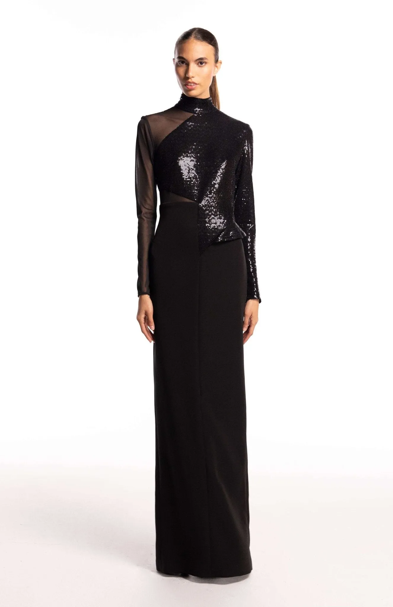 Daria | Sleek Sophistication: Long Evening Gown