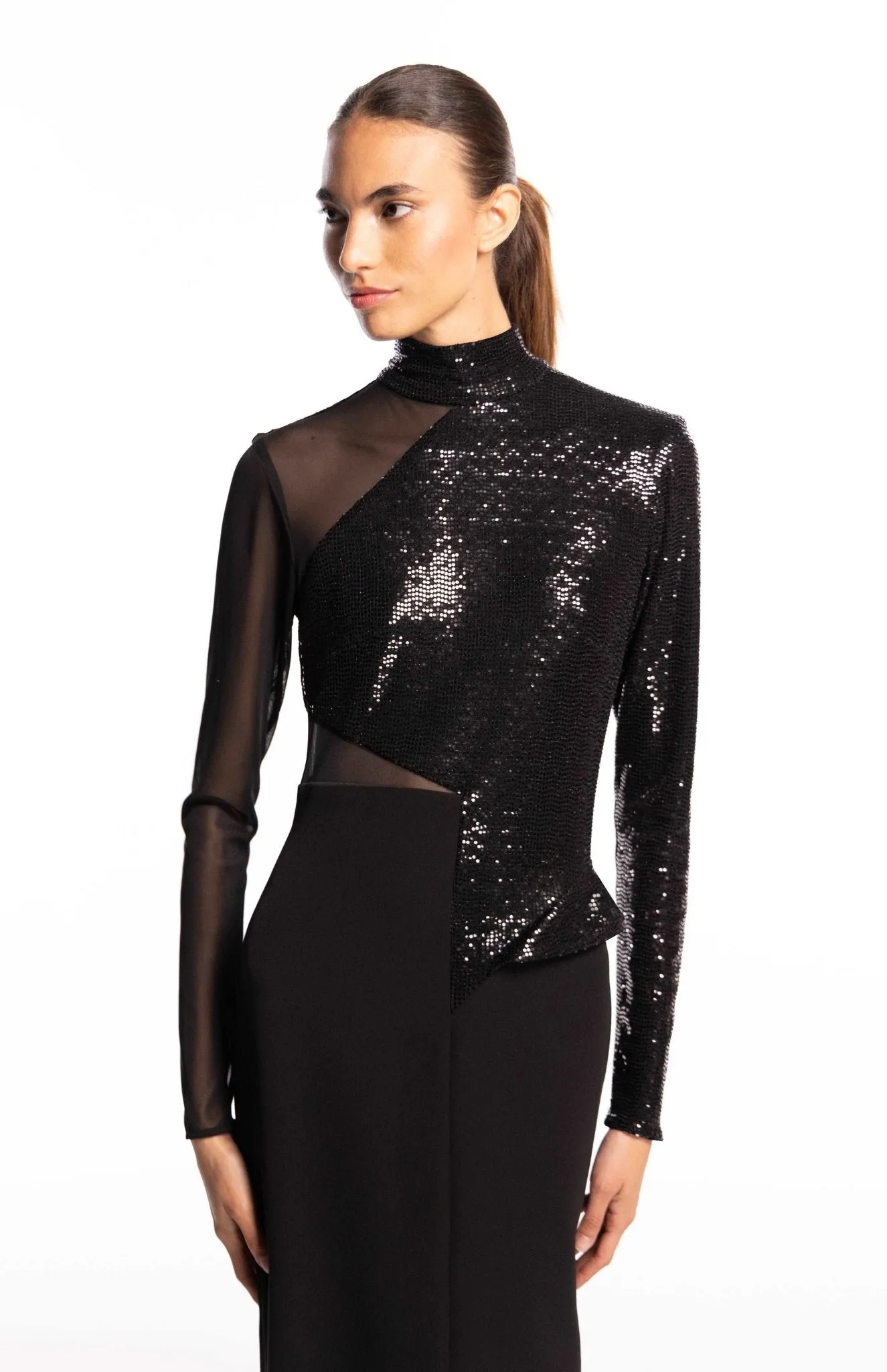 Daria | Sleek Sophistication: Long Evening Gown
