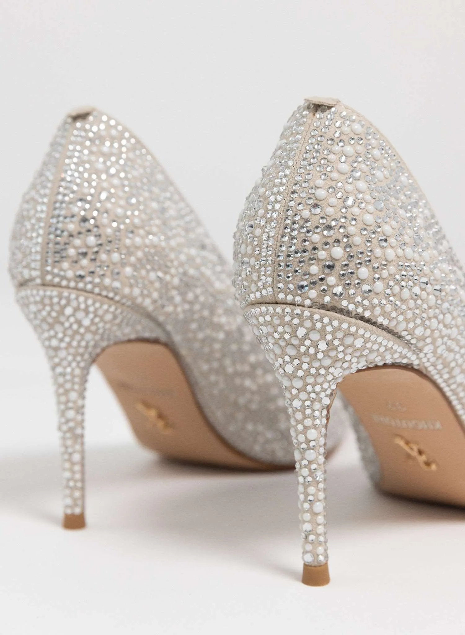 Embellish creme