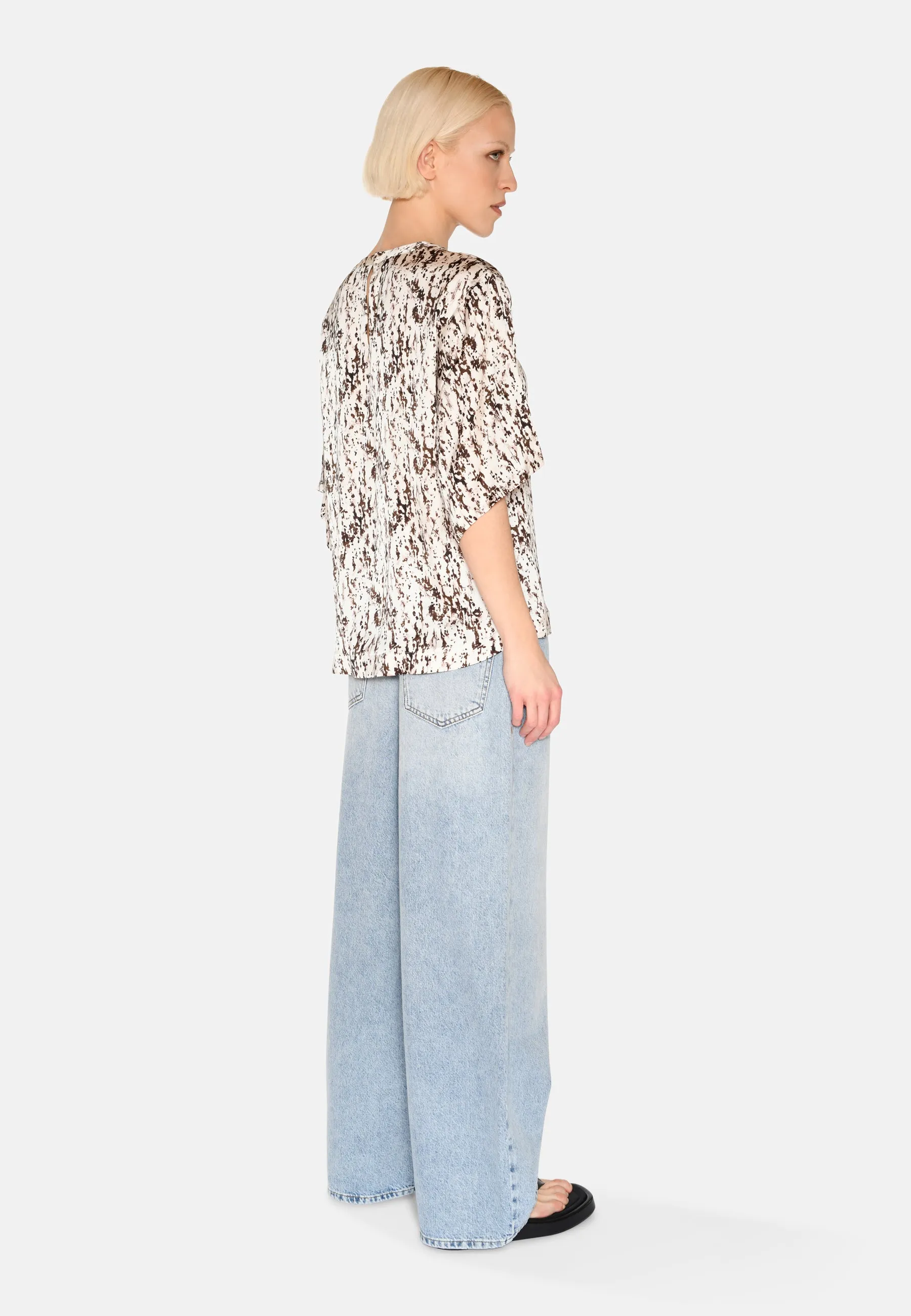 Janey short sleeved satin blouse 4194 - Coco Milk