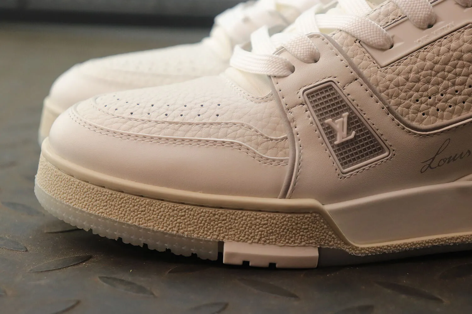 Louis Vuitton Trainer #54 Signature White