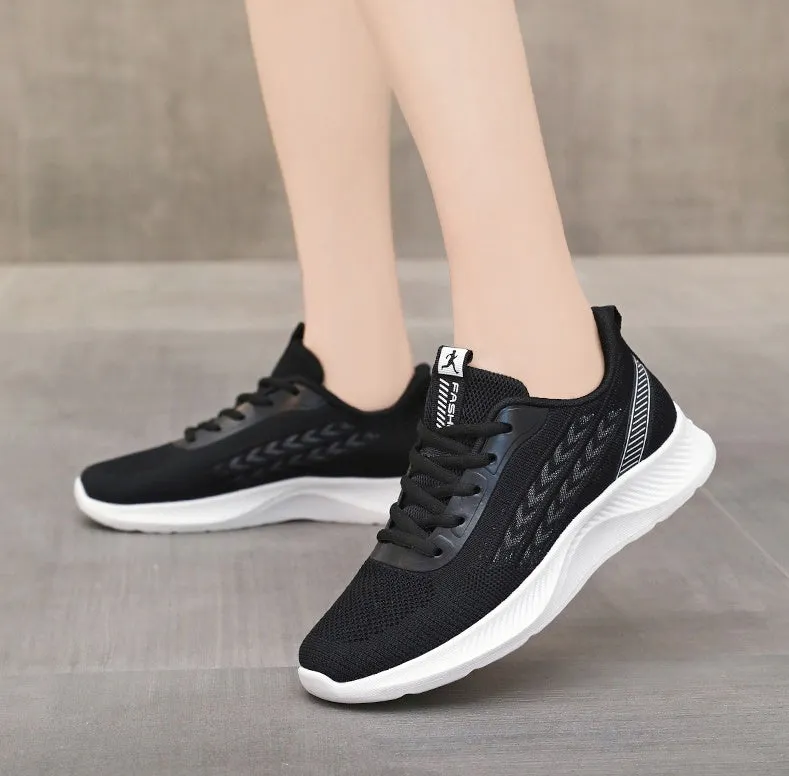 Modern Lightweight Trainer Sneakers for Women's Casual Outdoor Adventures