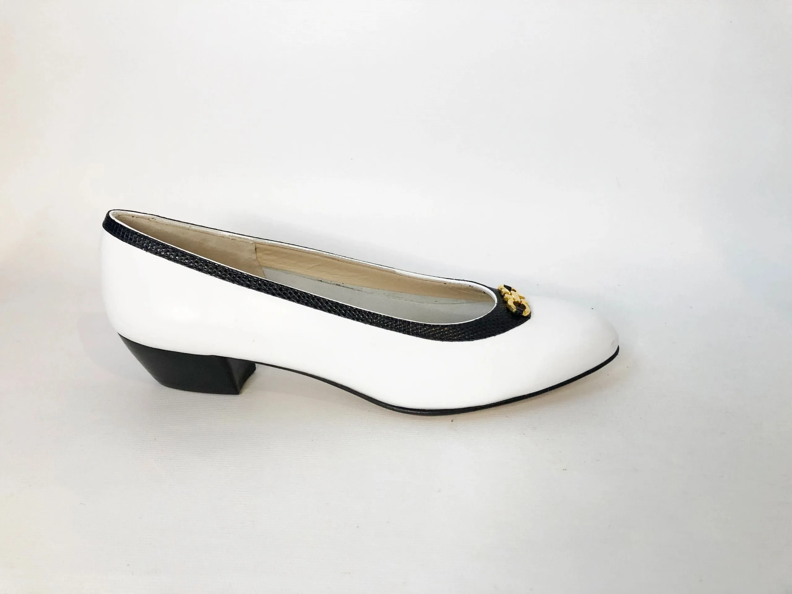NEW Salvatore Ferragamo Gancini Buckle Pump Size 8