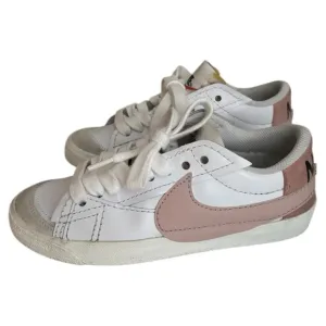 Nike Women’s Blazer Low ‘77 Jumbo Rose Trainers