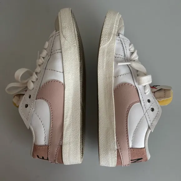 Nike Women’s Blazer Low ‘77 Jumbo Rose Trainers