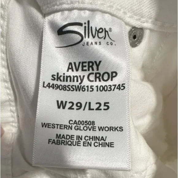 NWT Silver Avery Skinny Crop jeans size 29