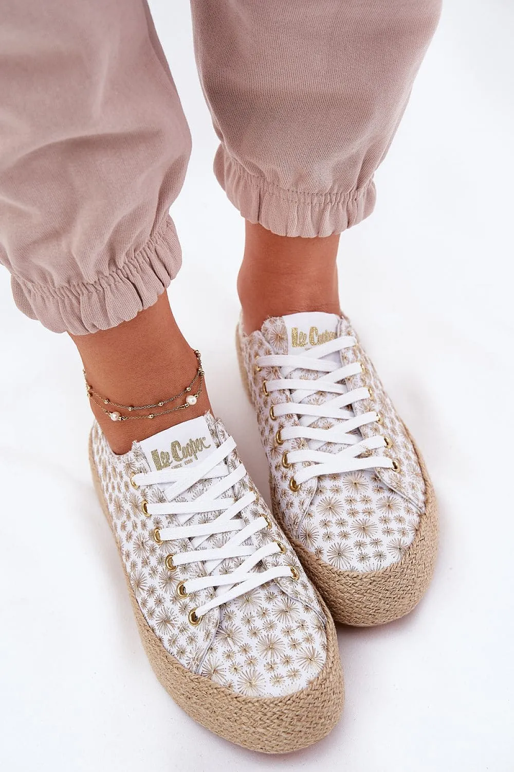 Sneakers Step in style