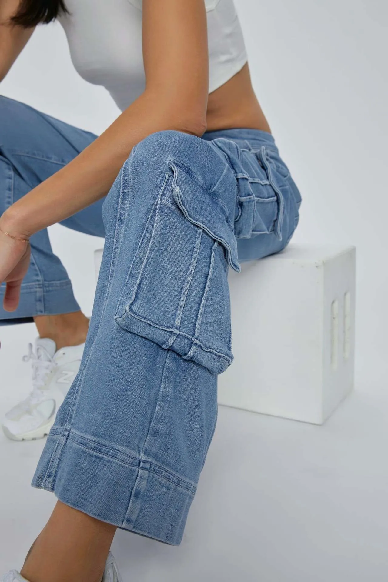 Stylish Spring Wide-Leg Cargo Denim Pants with Drawstring Detail